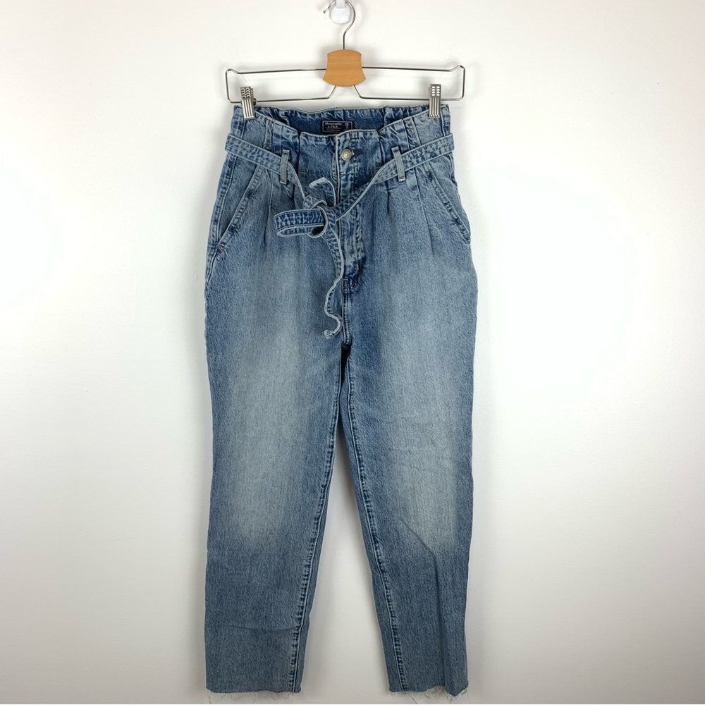 Abercrombie & Fitch A&F Mom Jeans Paper Bag Waist with Tie Belt Size 26